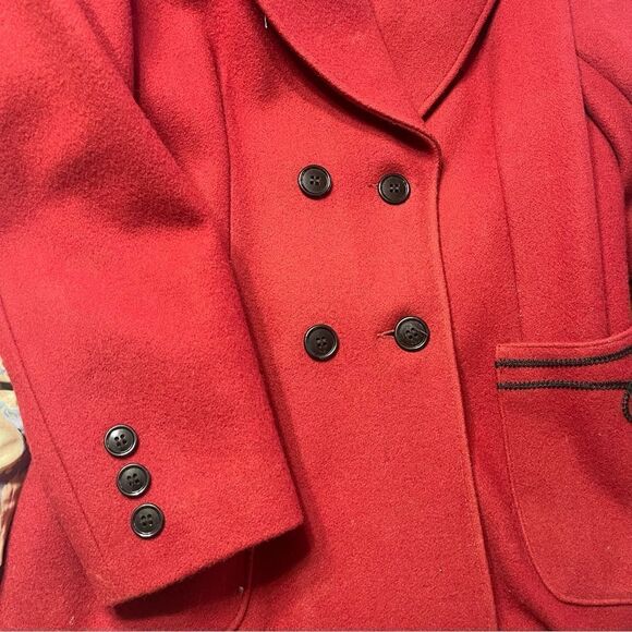 elegant winter Red medium peacoat - Picture 4 of 8
